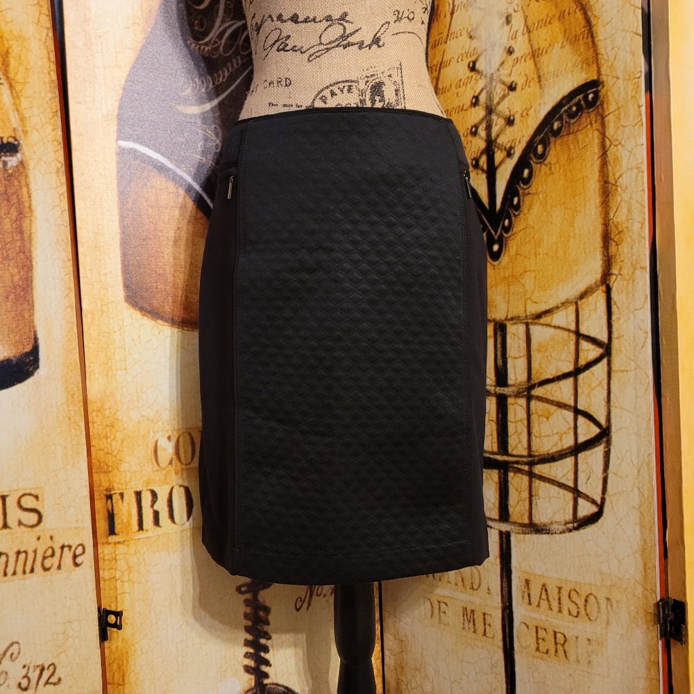 WHBM Black Quilted Matelasse Black Panel Fitted Straight Pencil Skirt - Picture 3 of 8
